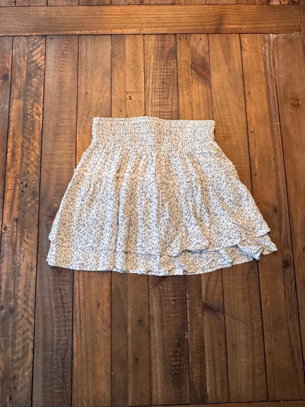 Sienna Sky Mini Skort. Size Medium. Cream With Blue Floral Print